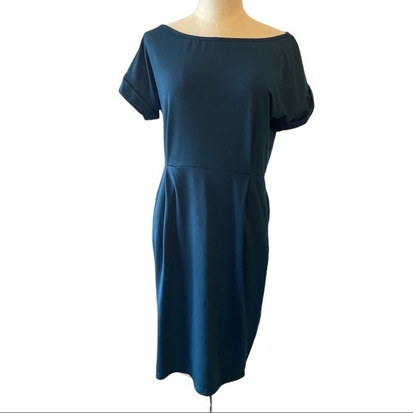 Beautiful medium blue midi dress size medium HAS POCKETS! - Picture 2 of 10